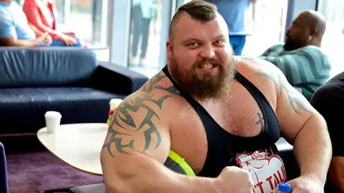 Eddie: Strongman