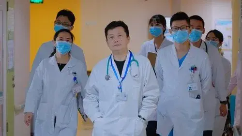 闪闪的儿科医生