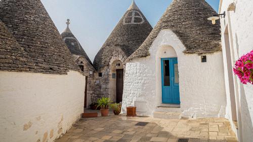 World's Bargain Dream Homes