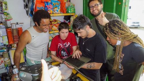 Tudo Que é Sólido Desmancha no Ar