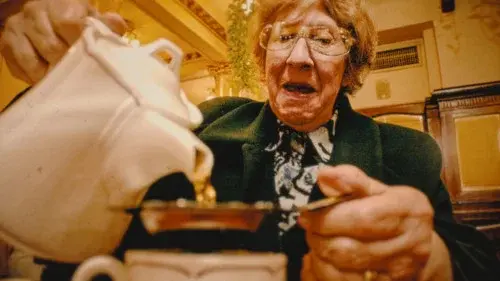 Yiya Murano: Death at Tea Time