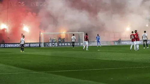 Violences dans le football - Et si on se calmait ?