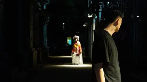 不思异：电台